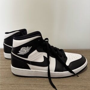 Air Jordan 1 Mid Panda Black and White | Very Good Condition